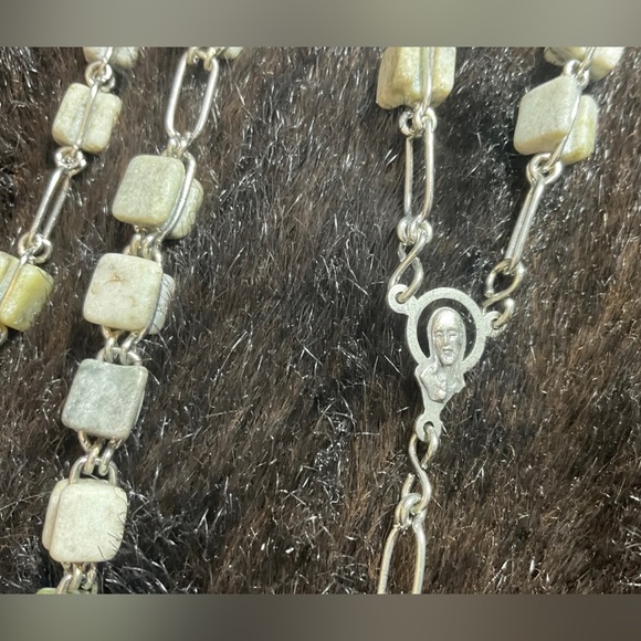 Vintage genuine Connemara Rosary beads. New in sealed box. - Picture 5 of 5
